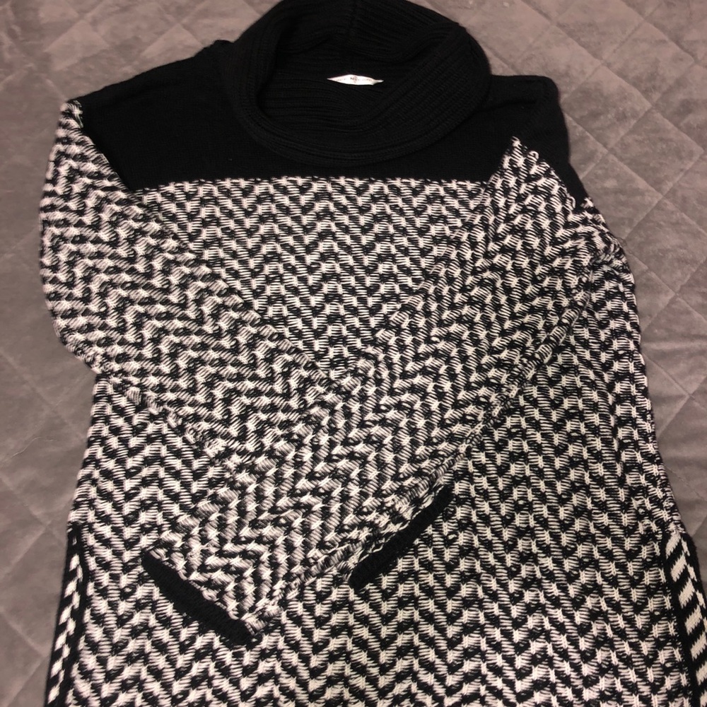 Peter Nygard cowl neck knitted sweater